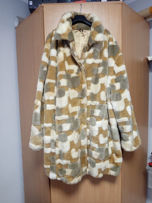 Haină de blană de vulpe argintie