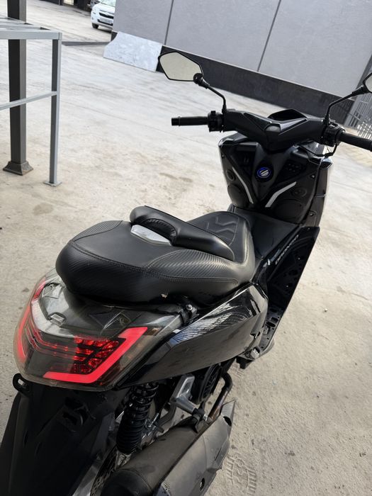 Skuter sotiladi , DRONGO , holati ideal!