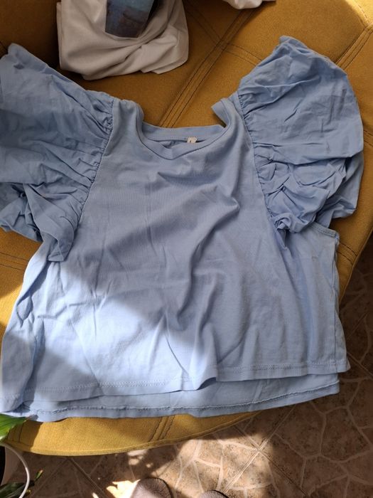 Къси панталонки и блузи