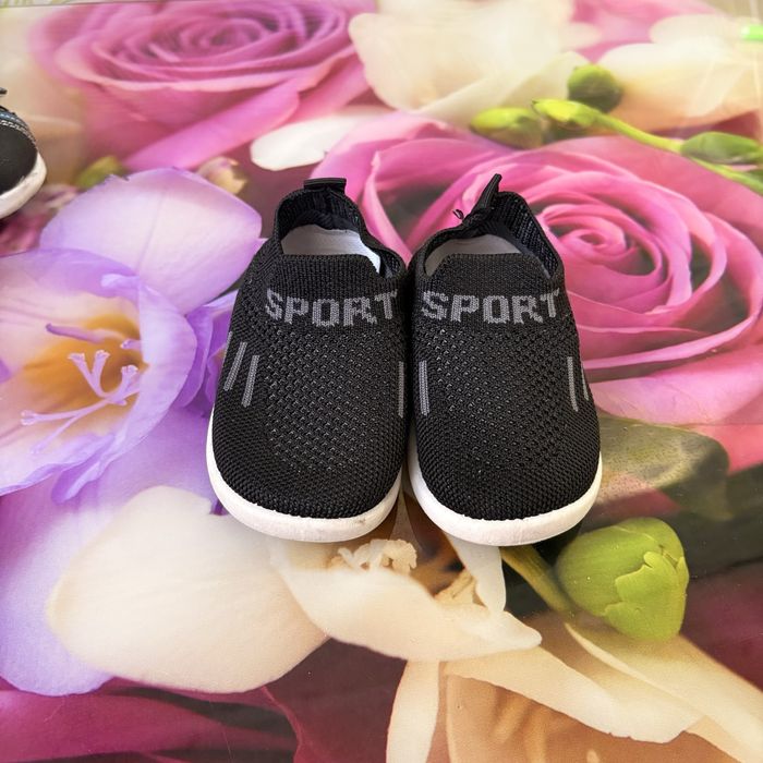 Продам детскую обувь