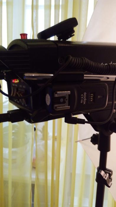 Продам студийную вспышку Godox. Софтбокс.