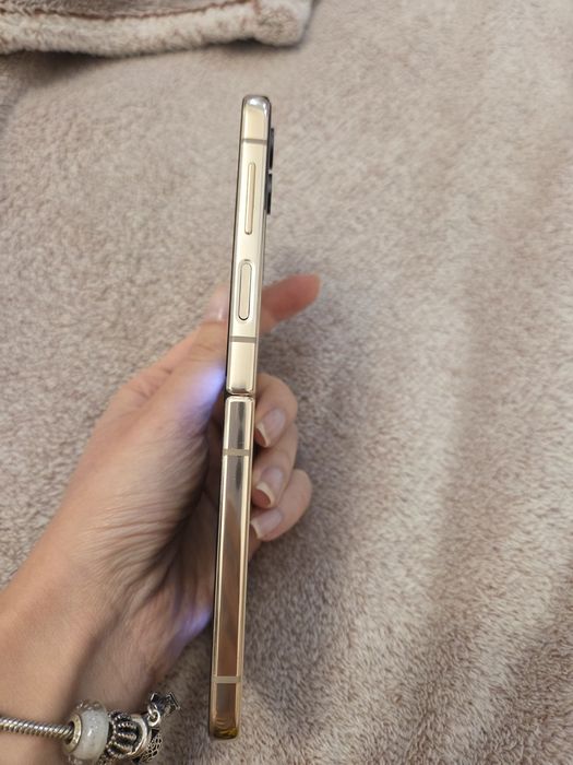 Samsung Galaxy Z flip 4