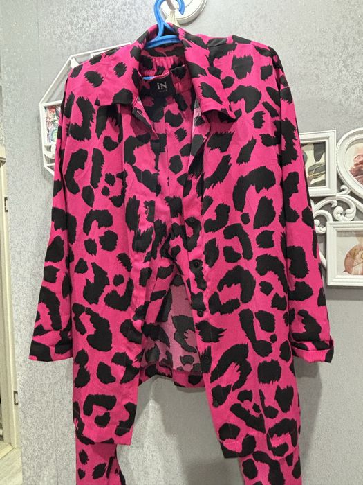 костюм Женскии с брюками