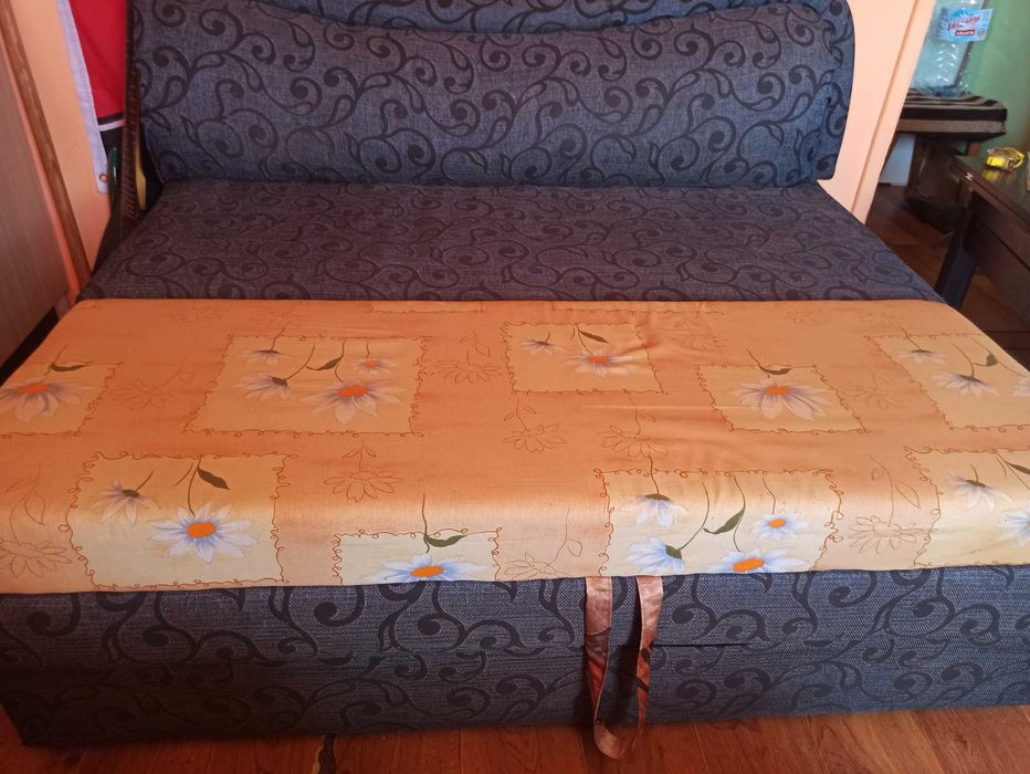 Ъглов диван с функция сън.