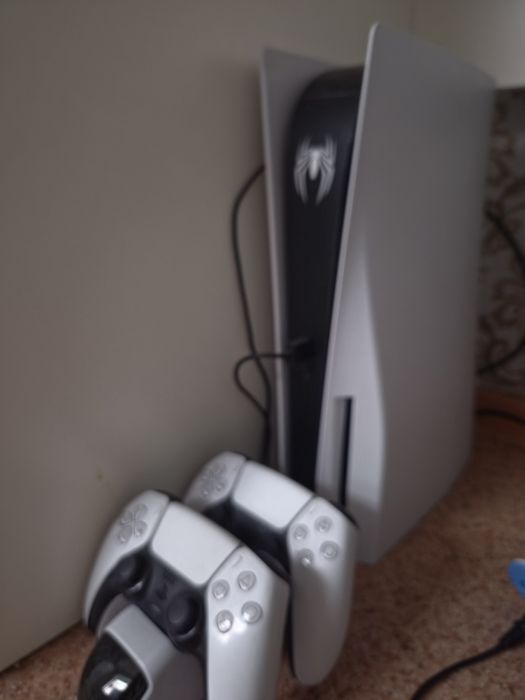 Ps5  дисководом и играми