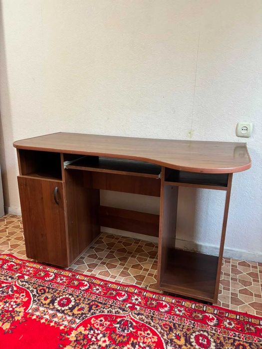 Стол компьютерный