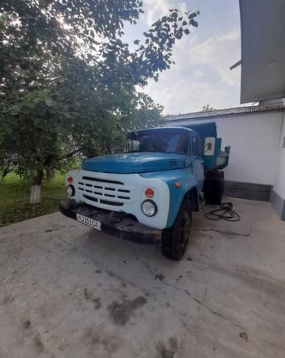 Зил 130 сотилади.