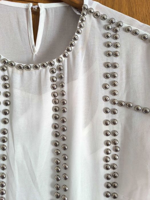 Ефирна рокля с капси