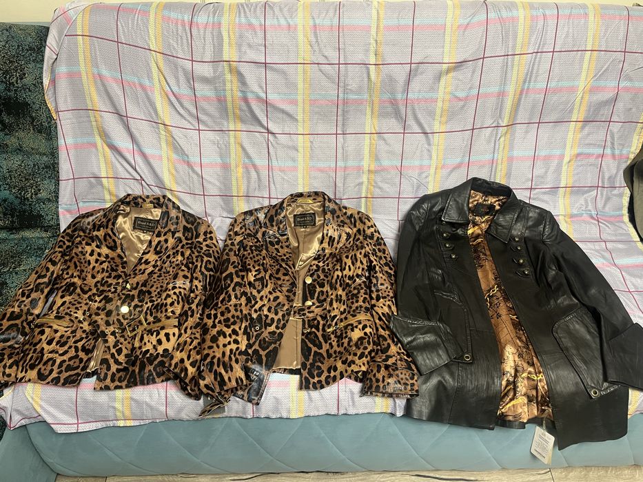 Куртки, кожанки, плащи
