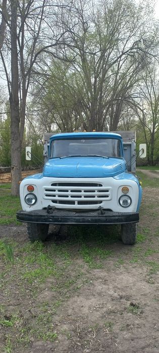 Зил самосвал в хороший состояние.