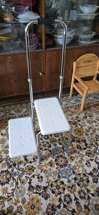 Продам ступени для ванной