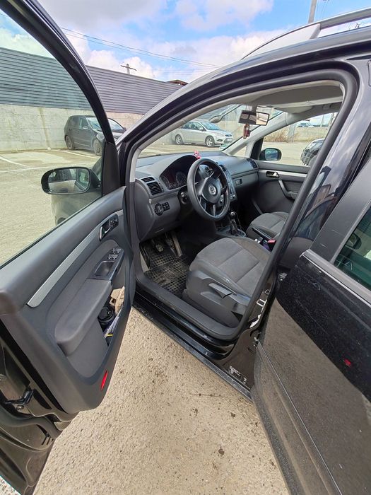 Vând Touran 2006  2.0 TDI 140 cp