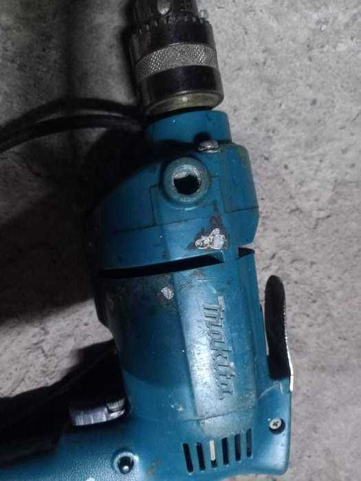 Дрель Makita DP4700