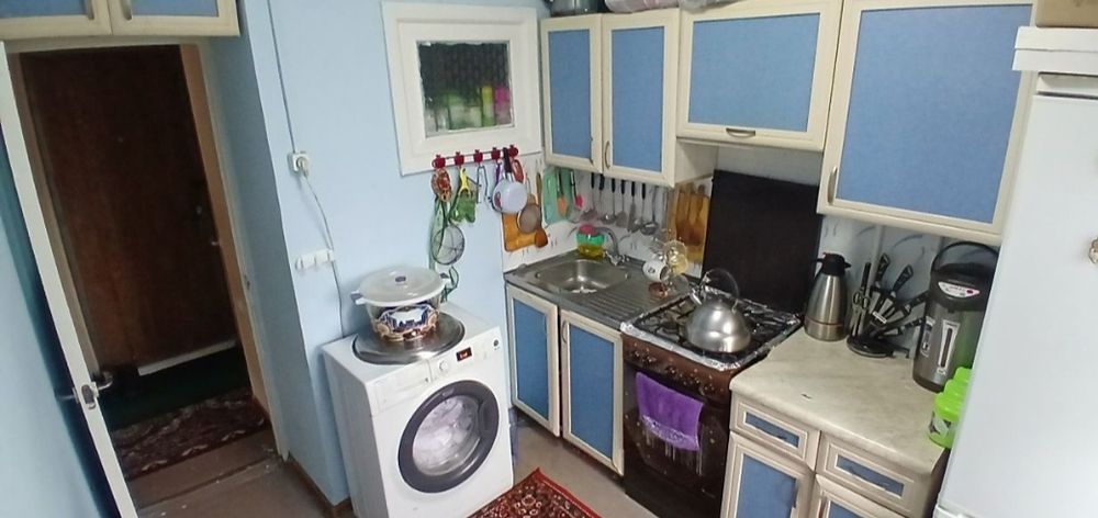 2/4/5 Буюк Ипак Йули Максим Горький 37м2 Средний ремонт Срочно