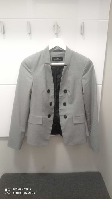 Дамски костюм на DiKa