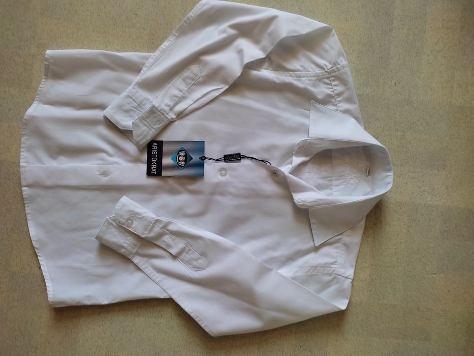 Школьные рубашки и брюки