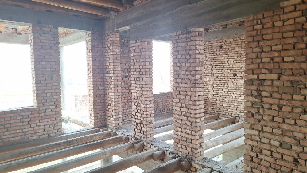 Уй сотилади 21 сотих сой буйида