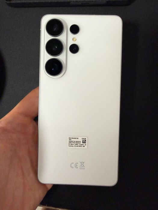 Samsung S26 Ultra 256GB ползван месец, 20 зареждания, гаранция, БЕЗ ЗАБЕЛЕЖКА