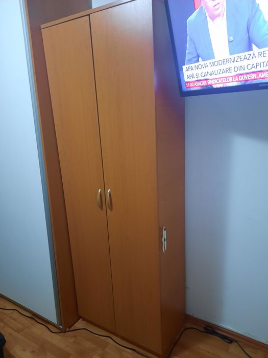 Sifonier cu trei rafturi