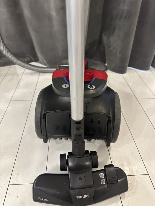 Aspirator fara sac PHILIPS PowerPro Expert ( ca nou )