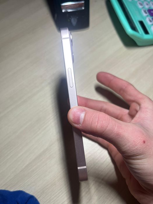 iPhone 13 в хорошем состоянии