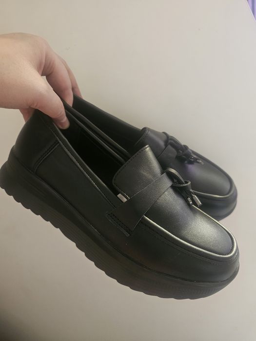 Лоферы новые 38р.