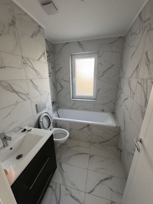 Cosmopolis | Parter cu curte, 3 camere, 2 bai, access direct piscina + 2 locuri parcare (Comericial / Rezidential)