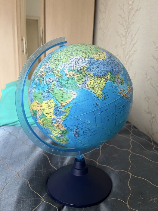 Глобус политический