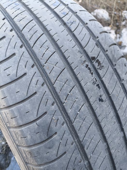 Продам 4 покрышки б/у на 18/235 /60