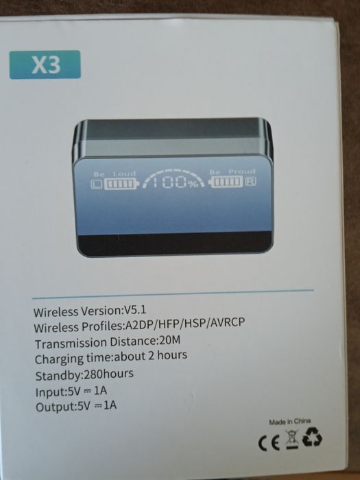 Căști wireless cu baterie de capacitate mare.
