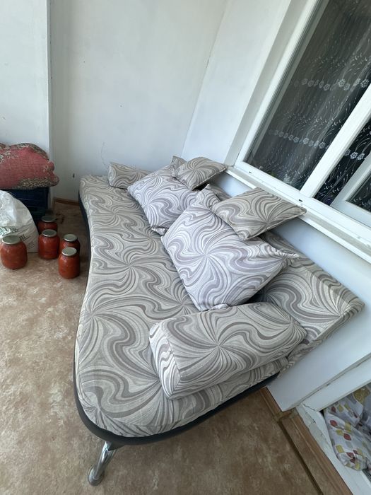 Продам б/у диван