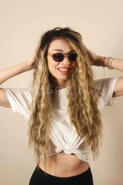 Дълга къдрава тъмноруса лейс фронт перука Рената