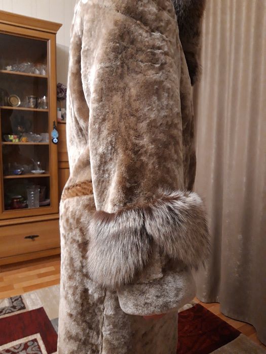 Шуба мутоновая,тёплая
