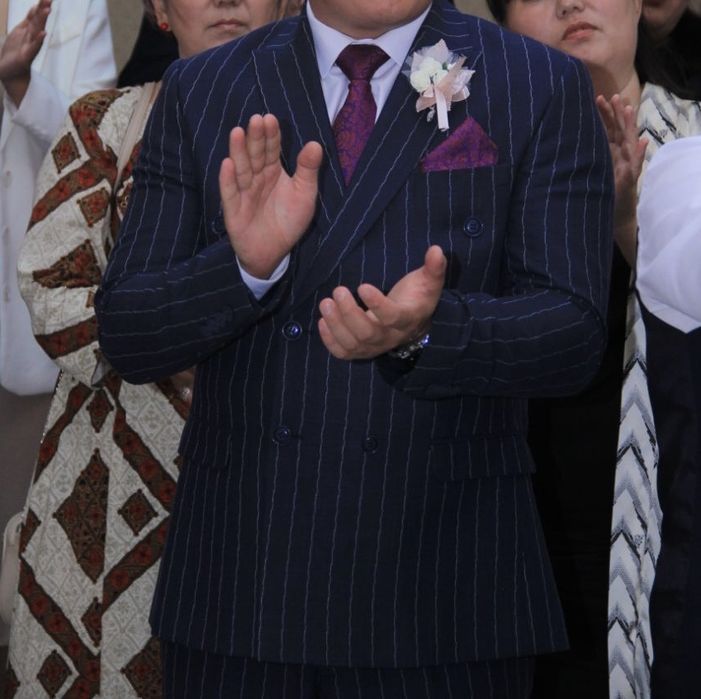 Продаётся костюм