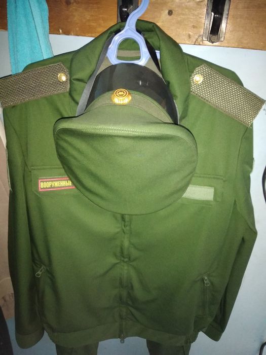 Ваени  форма сотилади  янги расияники