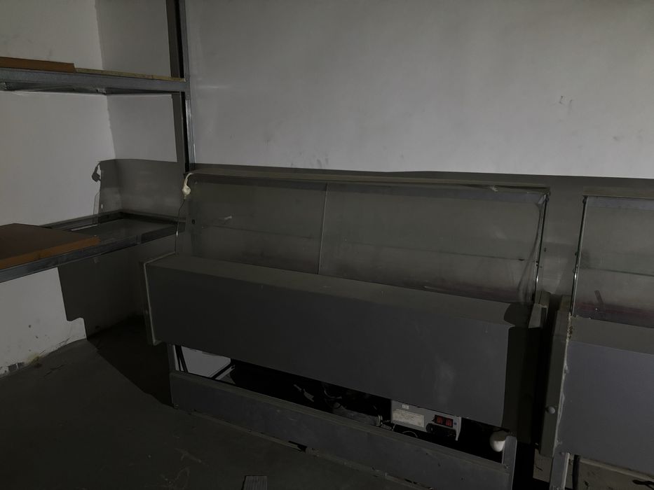 Холодильник для магазина