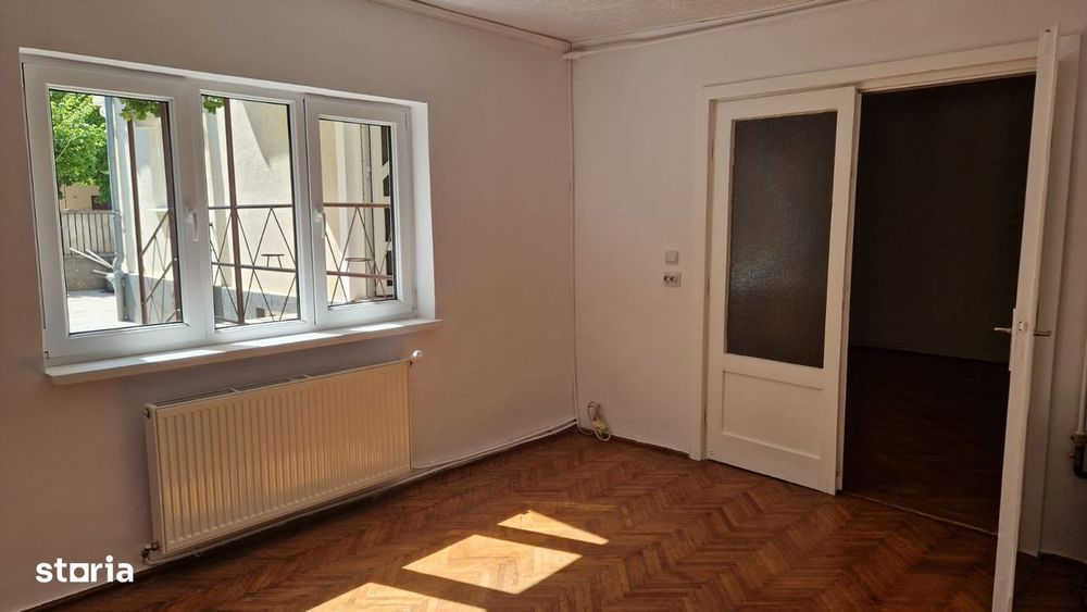 Super oferta! Casa cu 5 camere in Andrei Muresanu, ultrafinisata!