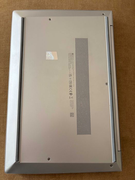 13.3 инч Бизнес Лаптоп HP EliteBook 830 G8 | i7-11865G7 | 16GB RAM | 512GB SSD | Face ID | ТОП състояние