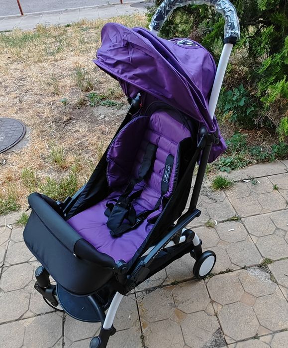 Нова олекотена сгъваема детска количка