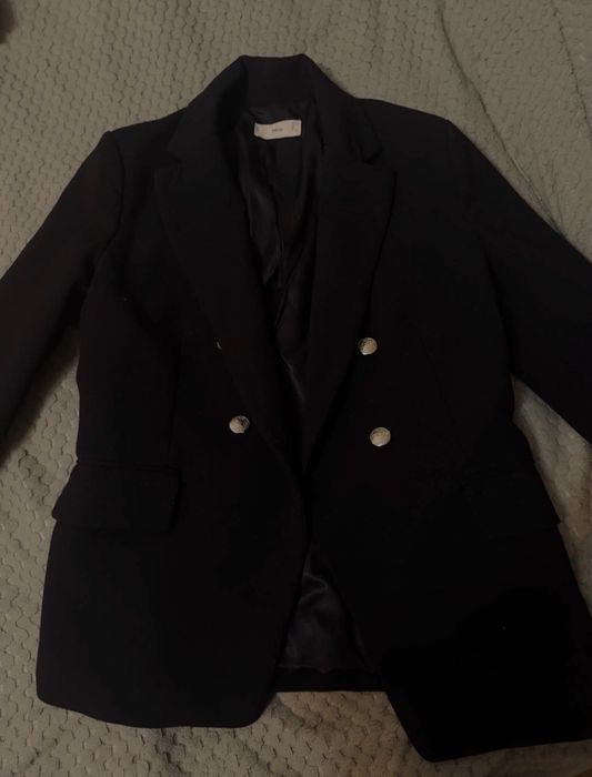Пиджак черный Mango