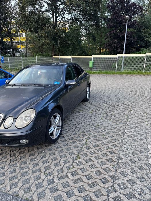 Mercedes e class w211