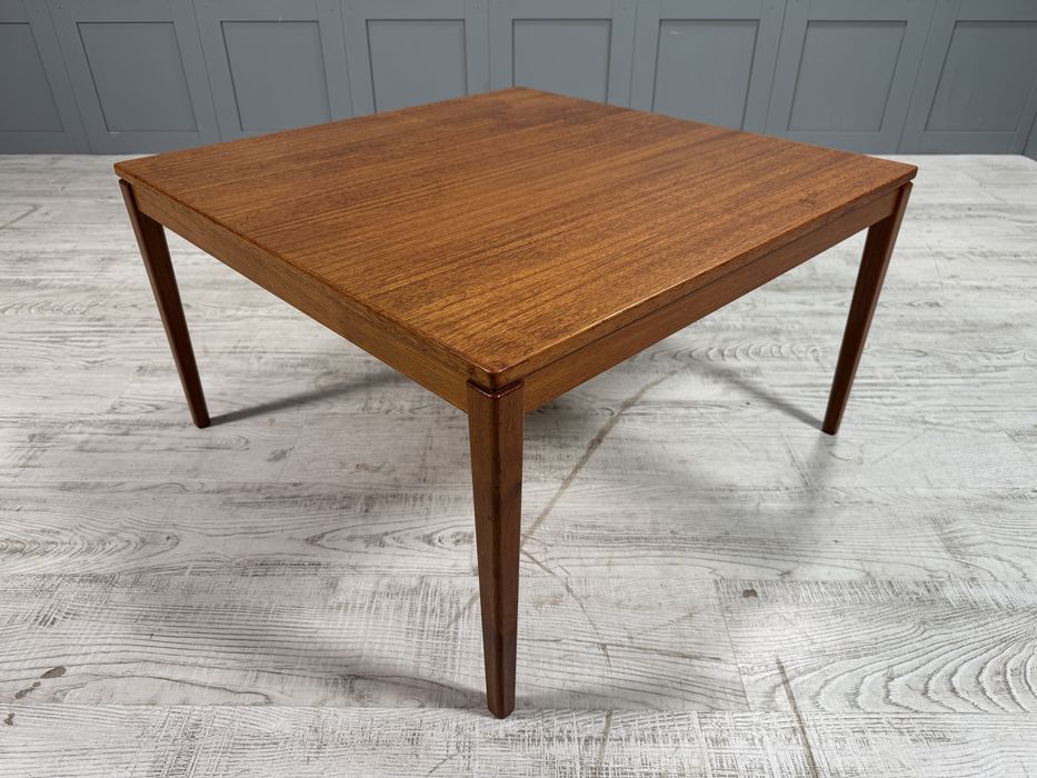 Винтидж скандинавска холна маса К060