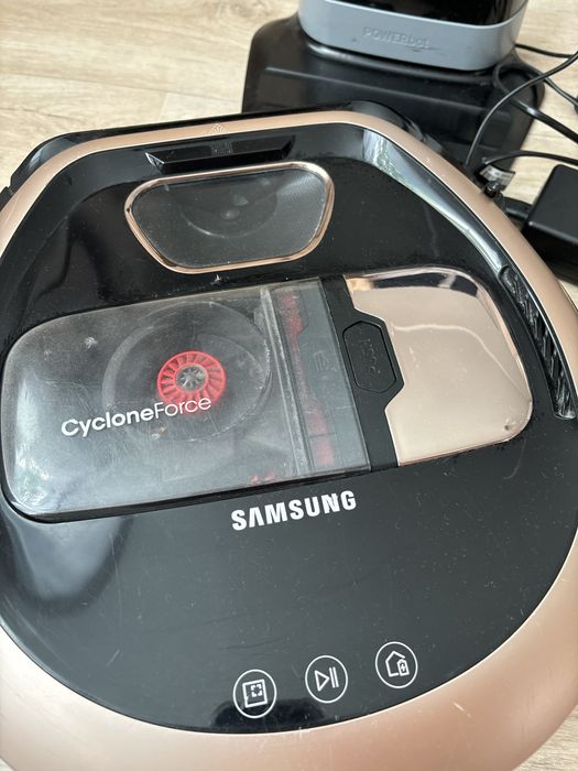 Робот-пылесос Samsung VR20M7070WD черный, бежевый