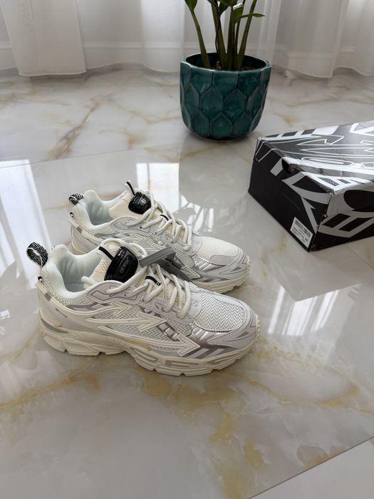 Off White BRB White