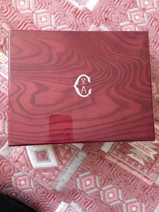 Продам часы CHARRIOL GENEVE недорого