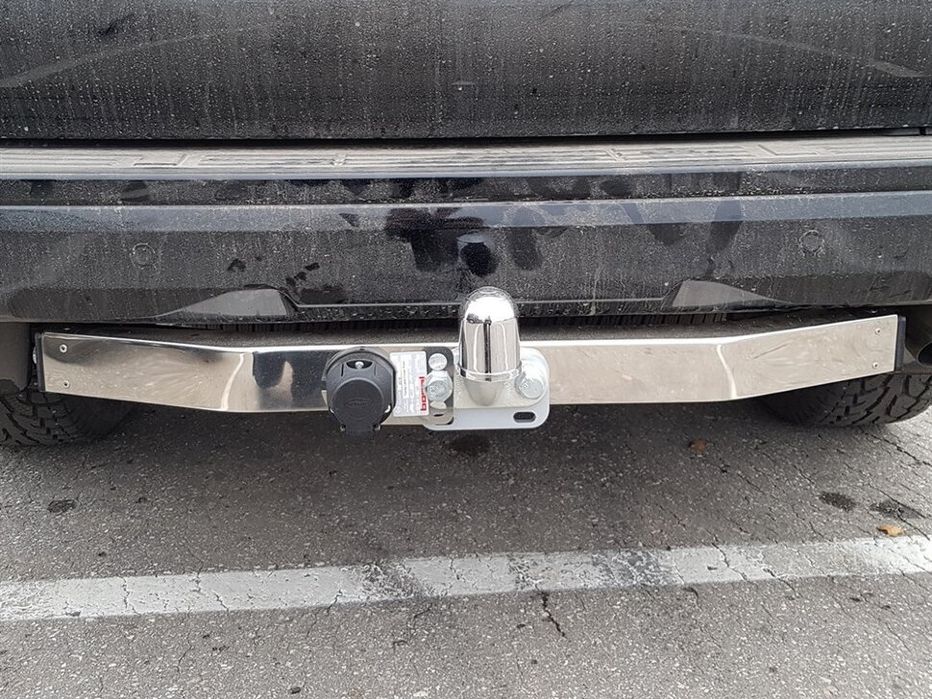 Фаркоп Highlander с хром пластиной