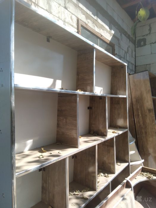 Magazin polkasi Arzon narxlarda kelishiladi