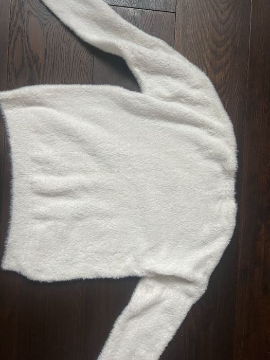 пухена бяла блузка