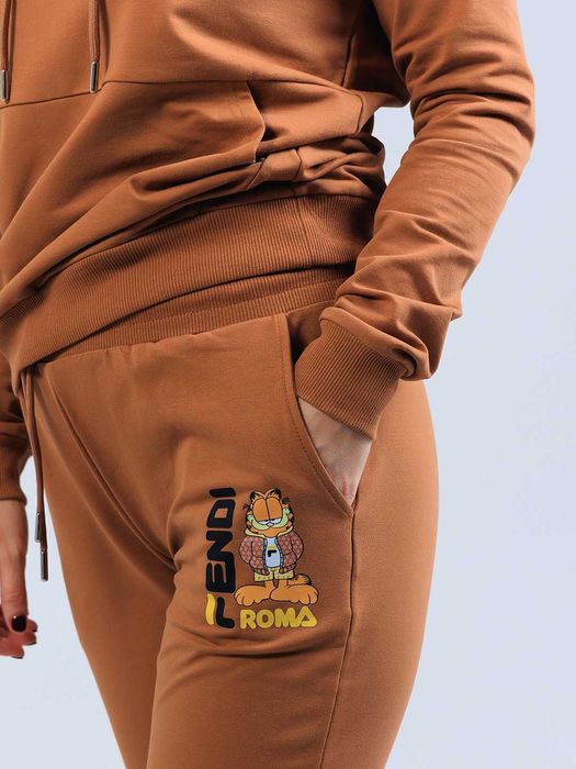 Продается Спортивный женский костюм, двойка, повседневный с принтом