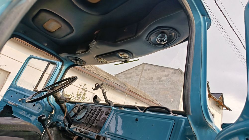 Zil samasval 5 kub sotiladi